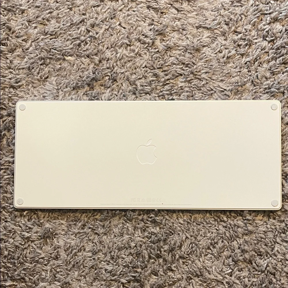 Apple Wireless Keyboard - Silver and White